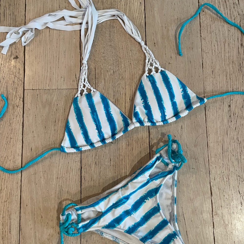 A’QUA SWIM S BLUE AND WHITE BIKINI